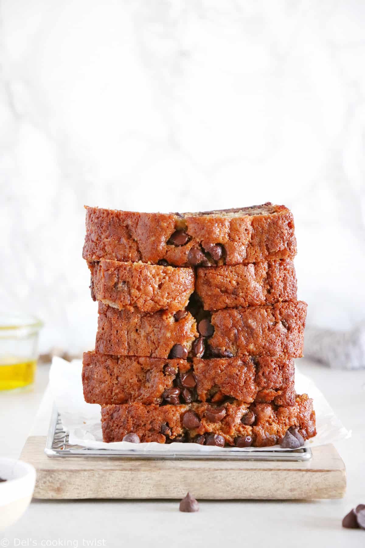 Olive Oil Chocolate Chip Banana Bread - The use of extra-virgin olive oil makes this banana bread incredibly moist and somehow healthier than the classic version.