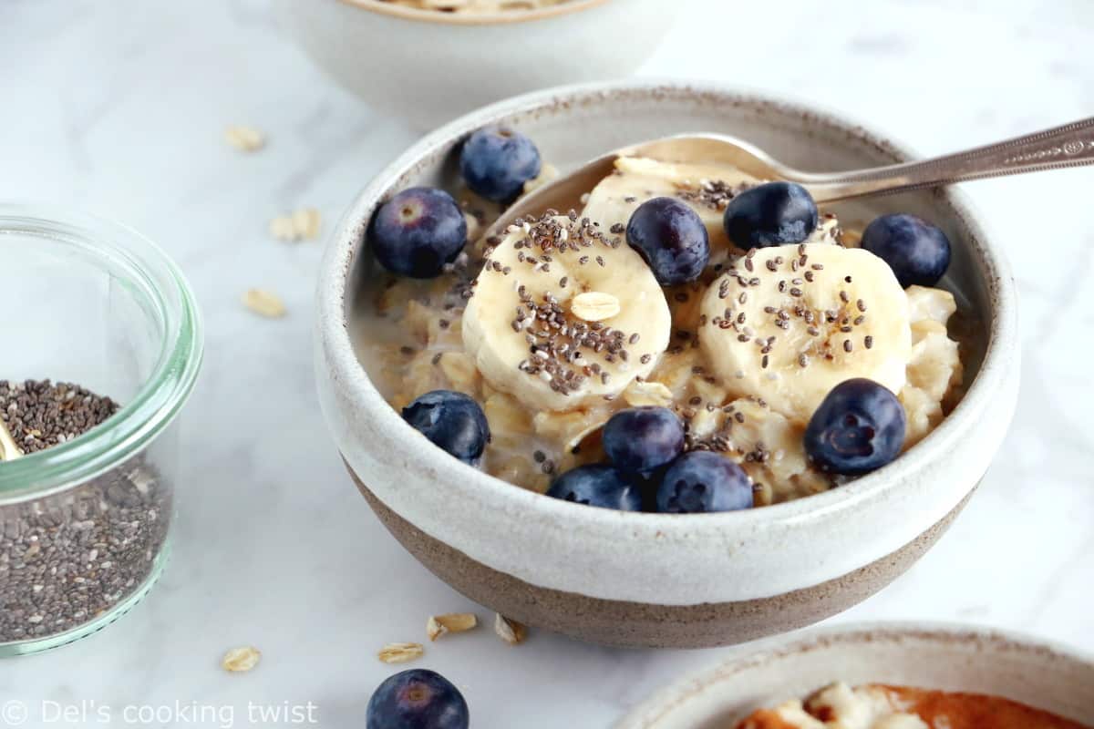 Learn how to make oatmeal from scratch with just 2 simple ingredients and discover all the tips and tricks to master the oatmeal technique. Loaded with fiber, oatmeal makes a satisfying healthy breakfast for busy days.