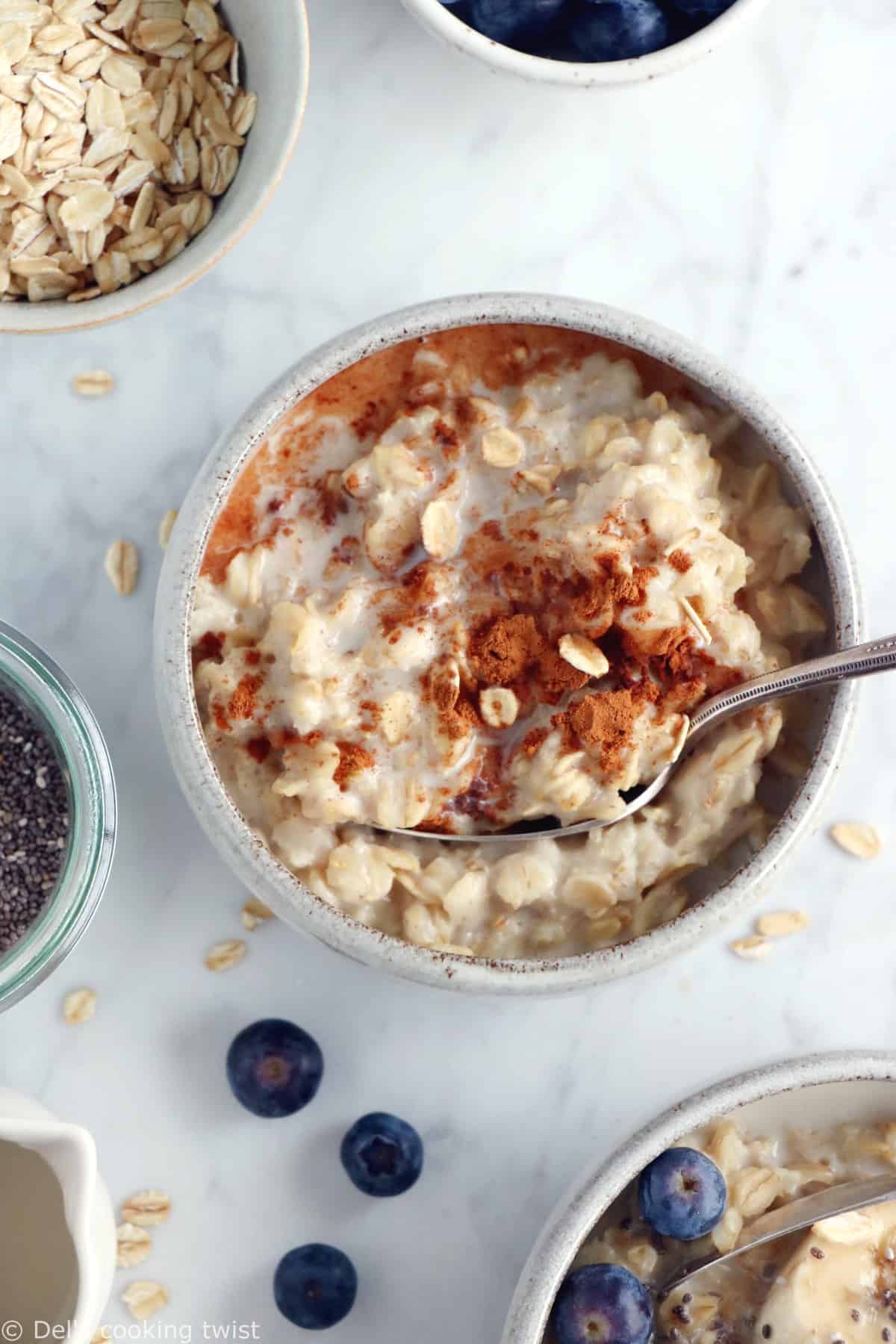 Learn how to make oatmeal from scratch with just 2 simple ingredients and discover all the tips and tricks to master the oatmeal technique. Loaded with fiber, oatmeal makes a satisfying healthy breakfast for busy days.