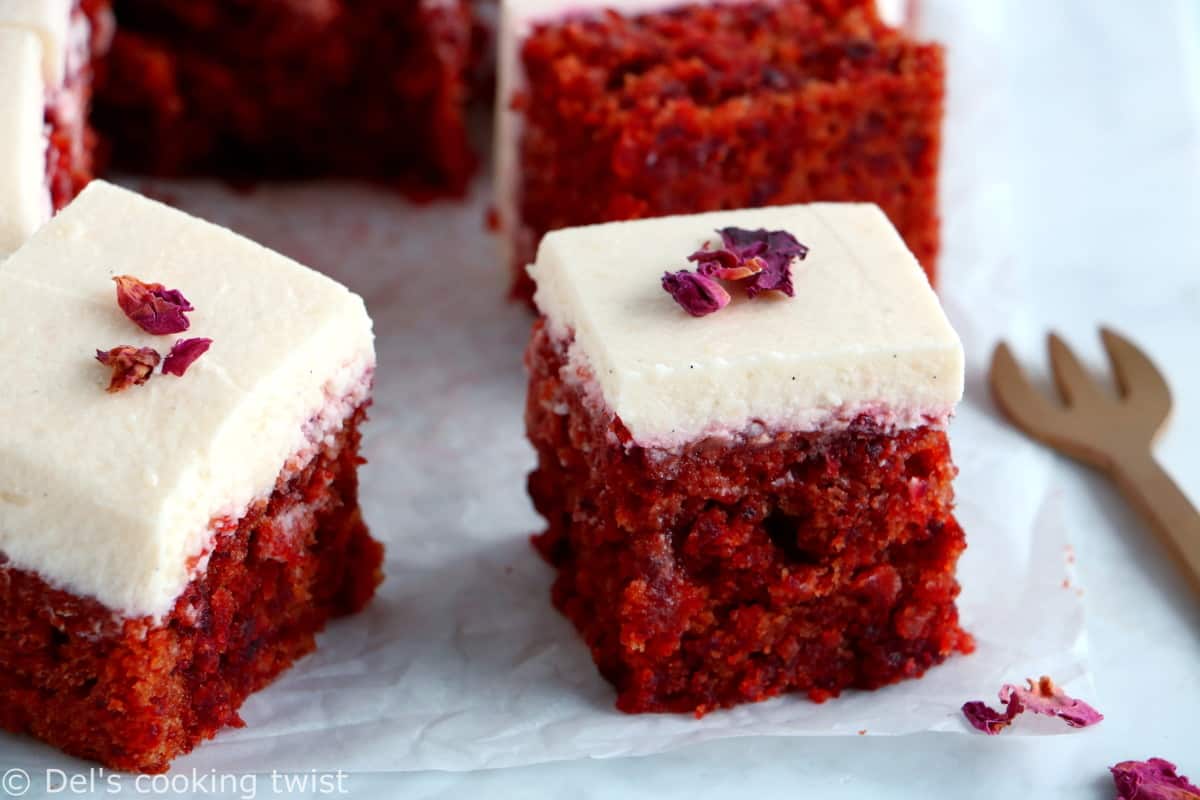 Le gâteau à la betterave façon "red velvet", c'est un dessert doux et très moelleux à la couleur rouge velour intense, réalisé sans colorant alimentaire.