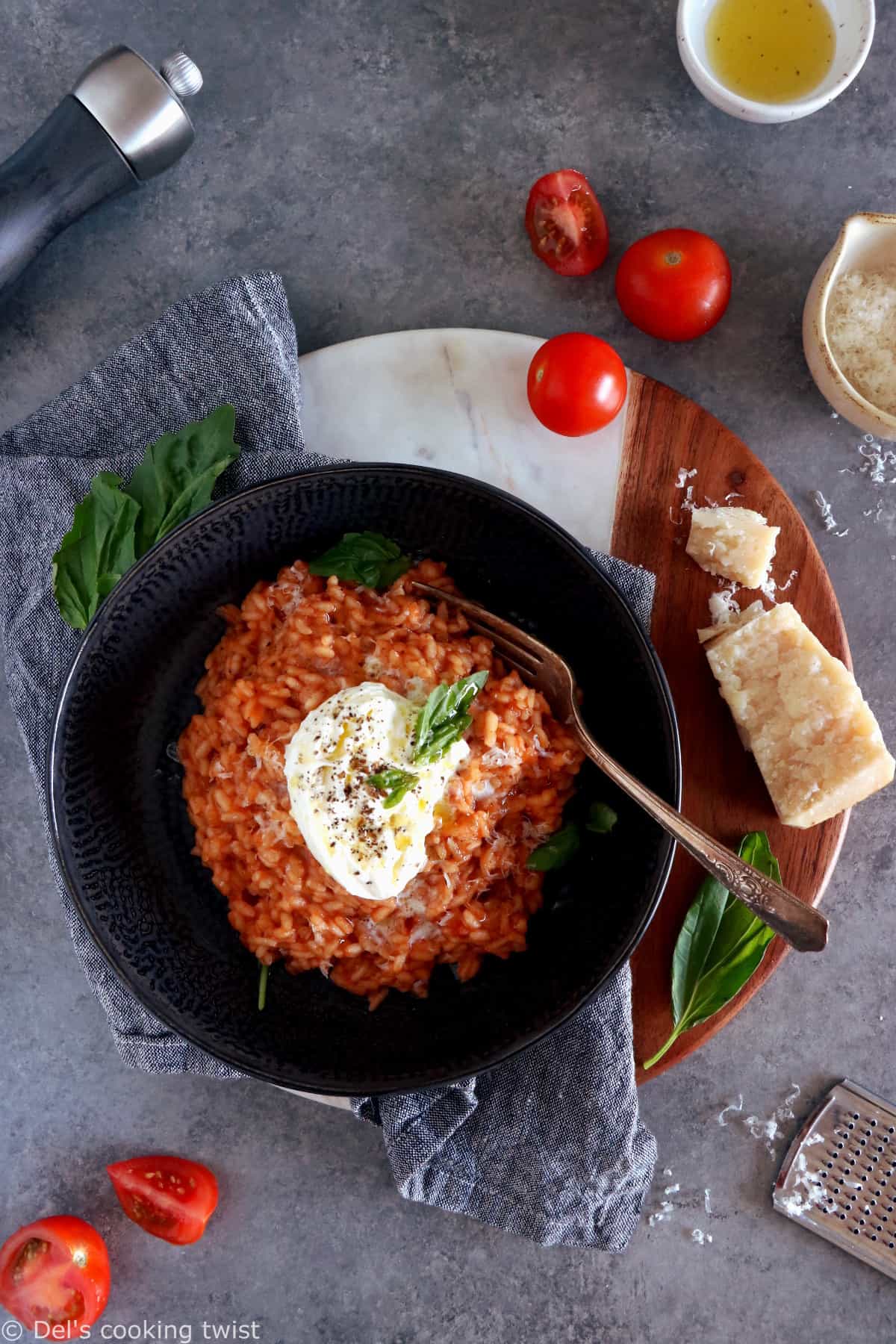 This spicy tomato risotto with burrata cheese is not your regular risotto. Subtly spiced up with harissa, it is packed with juicy and garlicky flavors with a little spicy kick.