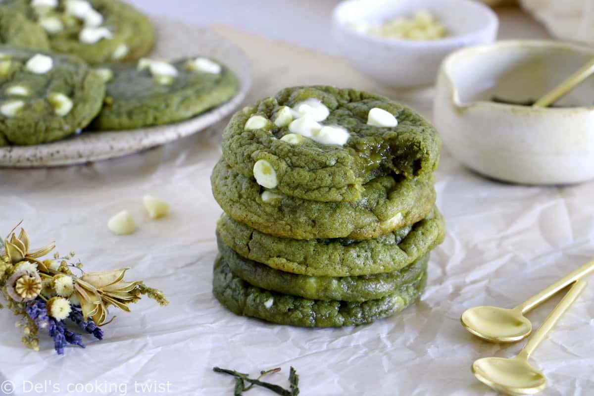 Retrouvez dans ces cookies au thé matcha et pépites de chocolat blanc l'association unique entre l'amertume du thé vert japonais et la douceur du chocolat blanc.