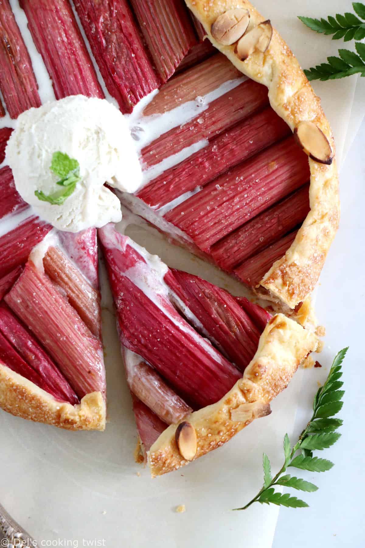 Rustic Geometric Rhubarb Tart. Fun, entertaining and delicious, this rhubarb galette will for sure impress your guests.