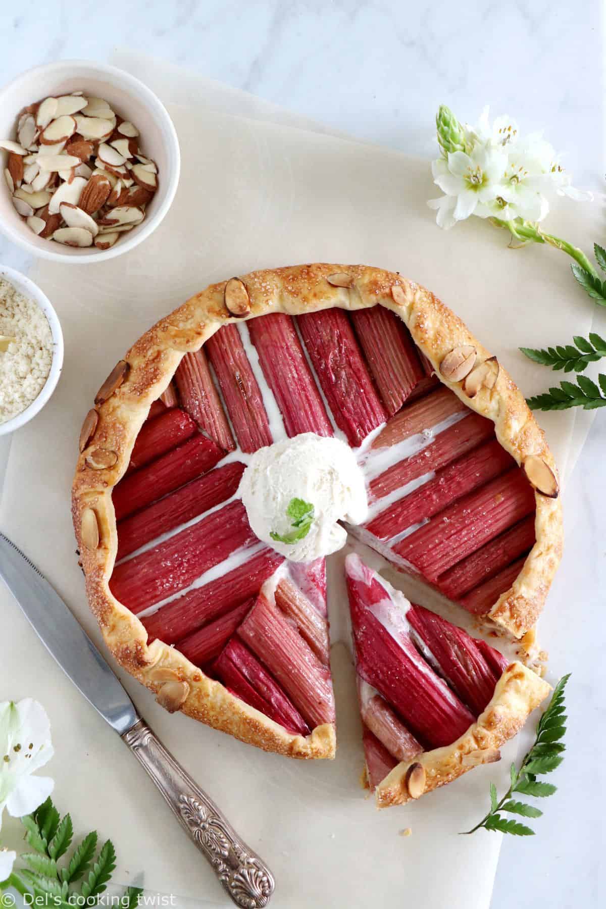 Rustic Geometric Rhubarb Tart. Fun, entertaining and delicious, this rhubarb galette will for sure impress your guests.