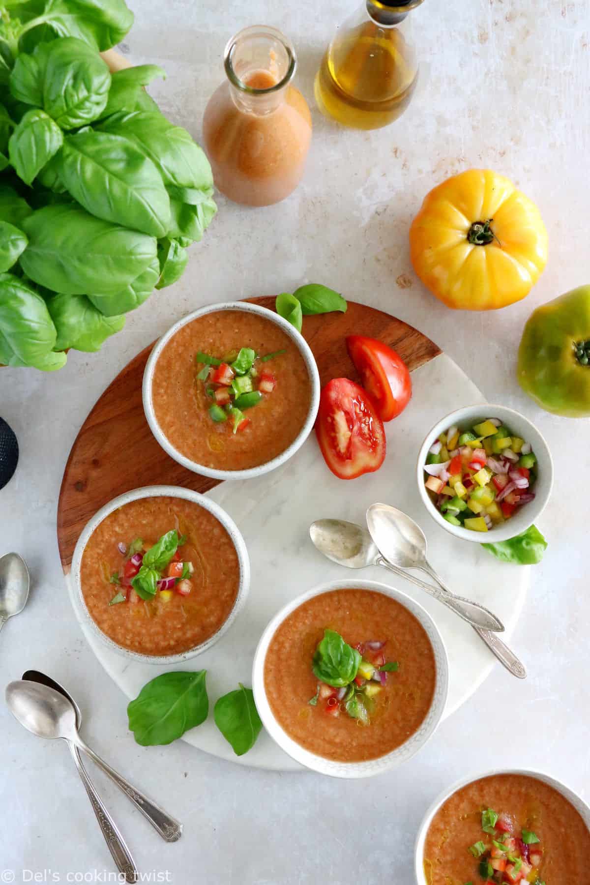 Rafraîchissez-vous avec ce gaspacho express, réalisé en moins de 10 minutes chrono avec des tomates bien mûres et autres légumes gorgés de soleil.