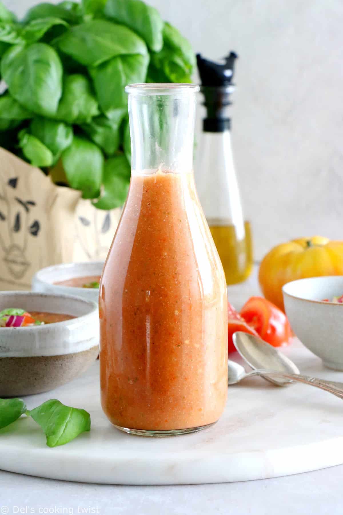 Rafraîchissez-vous avec ce gaspacho express, réalisé en moins de 10 minutes chrono avec des tomates bien mûres et autres légumes gorgés de soleil.