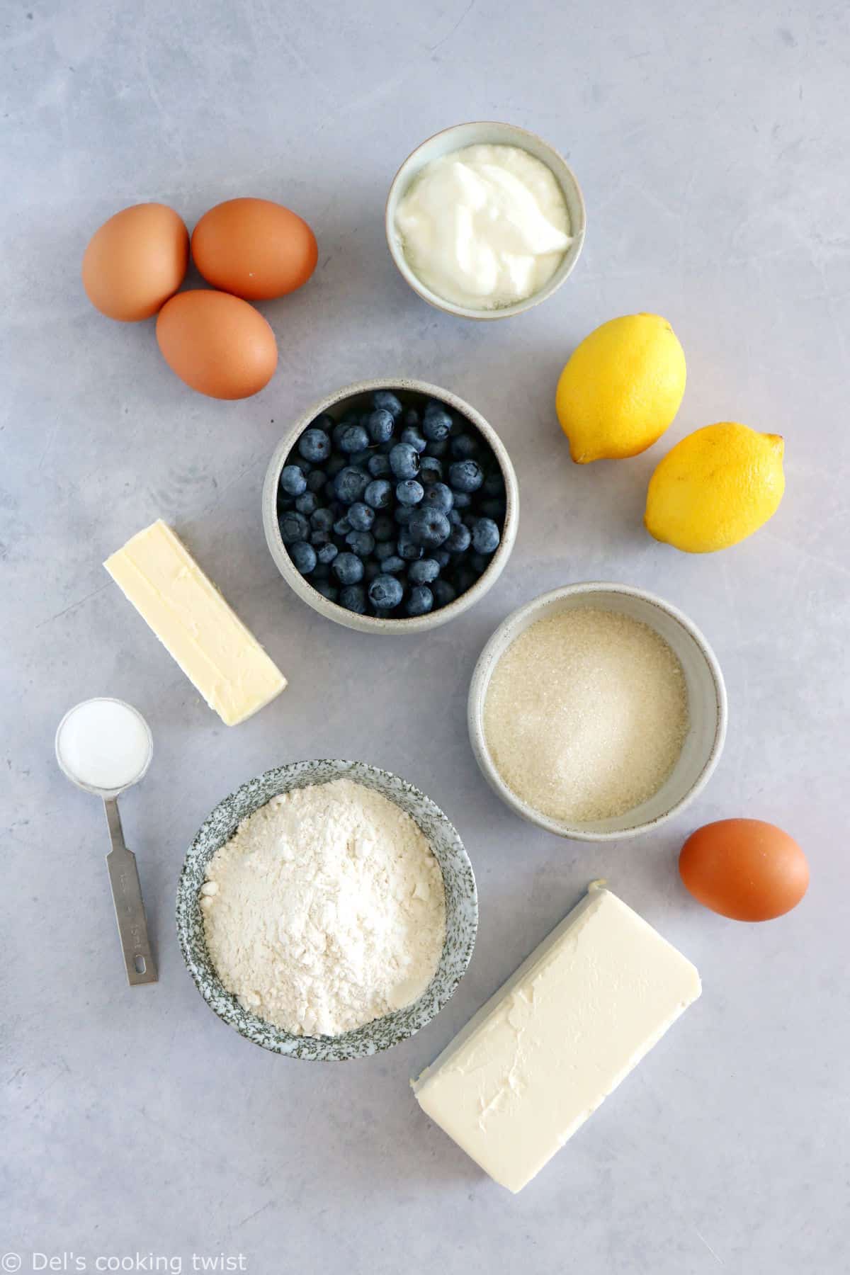 This cream cheese-filled lemon blueberry loaf is bursting with juicy blueberries and lemony flavors with a soft, tender crumb, and a very refreshing cream cheese center.