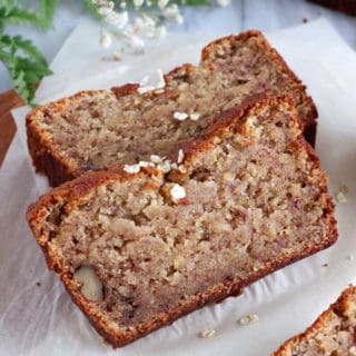 Ce banana bread sans gluten réalisé avec un mélange de 3 farines sans gluten est directement inspiré de mon banana bread ultra moelleux.