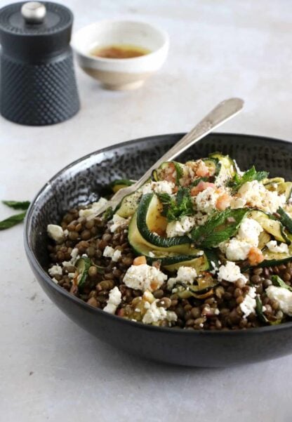 This simple lentil salad with zucchini, feta and mint is the perfect easy meal for busy days. Vegetarian, gluten-free and healthy, it's packed with wonderful refreshing flavors.