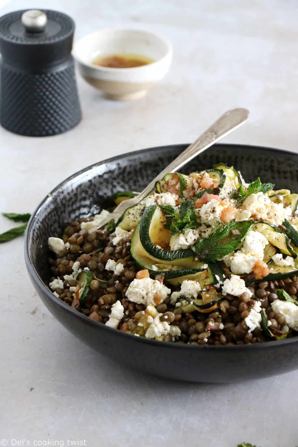 This simple lentil salad with zucchini, feta and mint is the perfect easy meal for busy days. Vegetarian, gluten-free and healthy, it's packed with wonderful refreshing flavors.