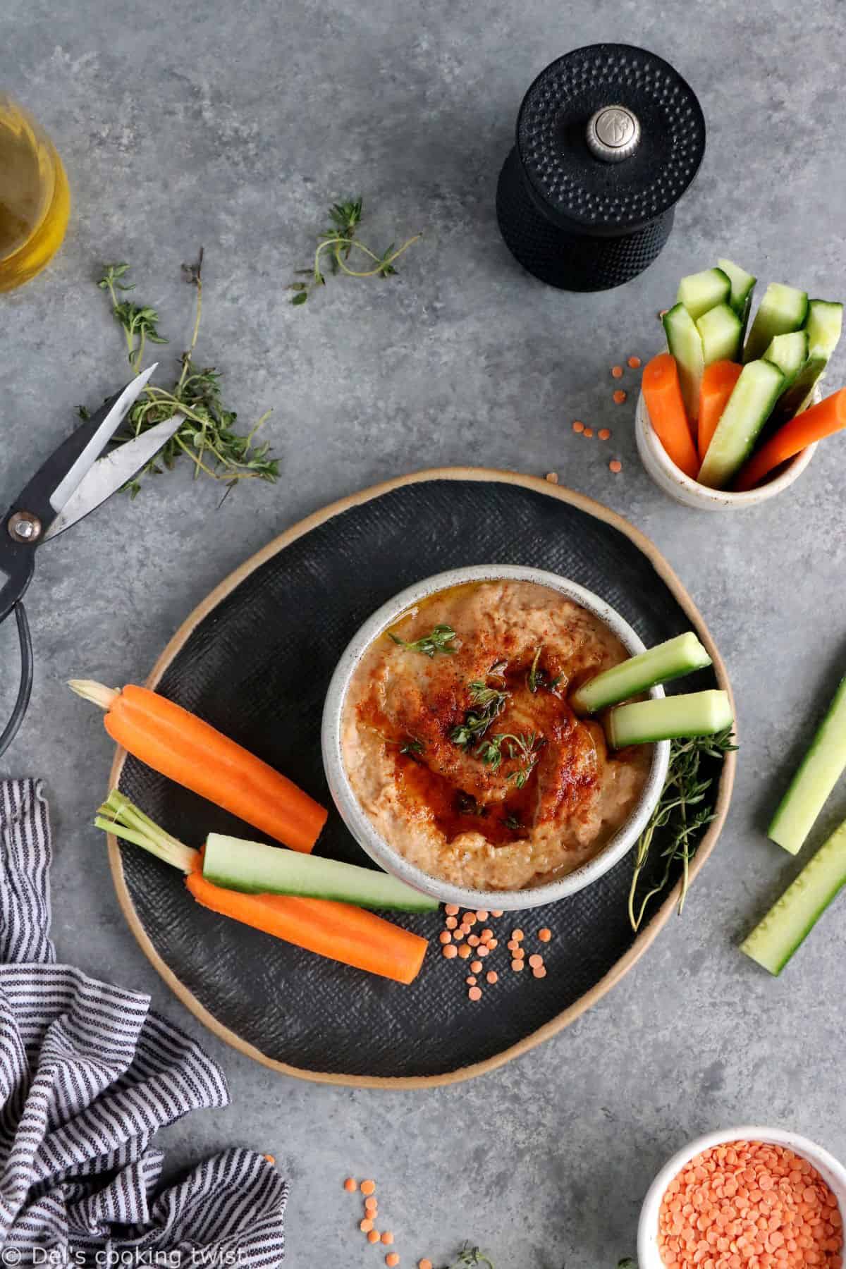 Pour changer du sempiternel houmous, testez cette tartinade de lentilles corail aux saveurs un peu fumées et légèrement épicées.