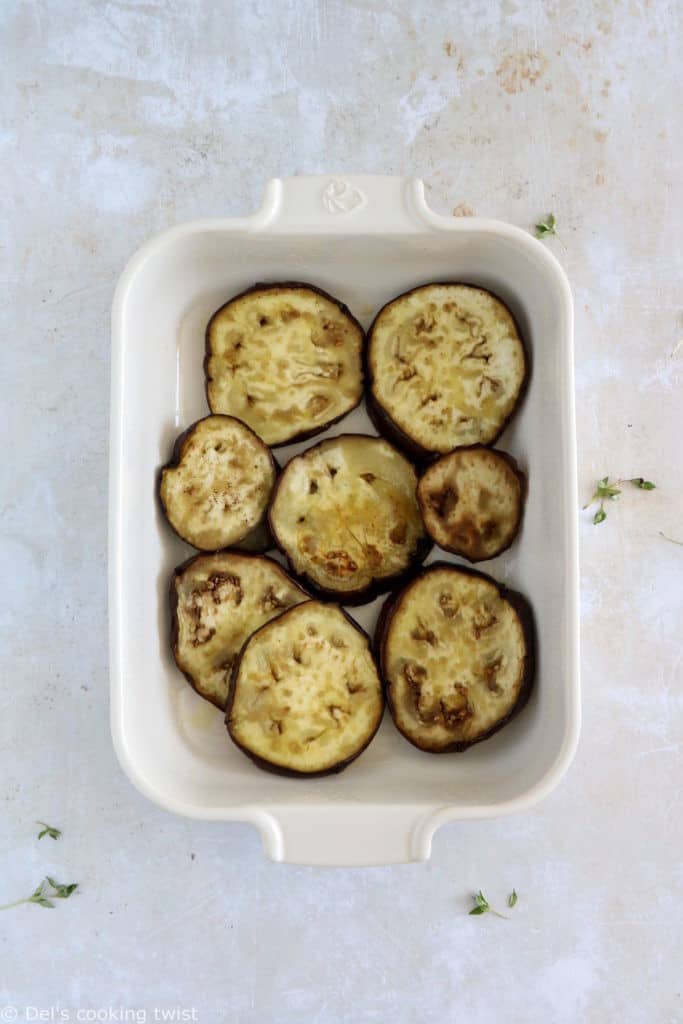 Retrouvez dans cette moussaka végétarienne des aubergines, des saveurs légèrement fumées et une sauce béchamel crémeuse.