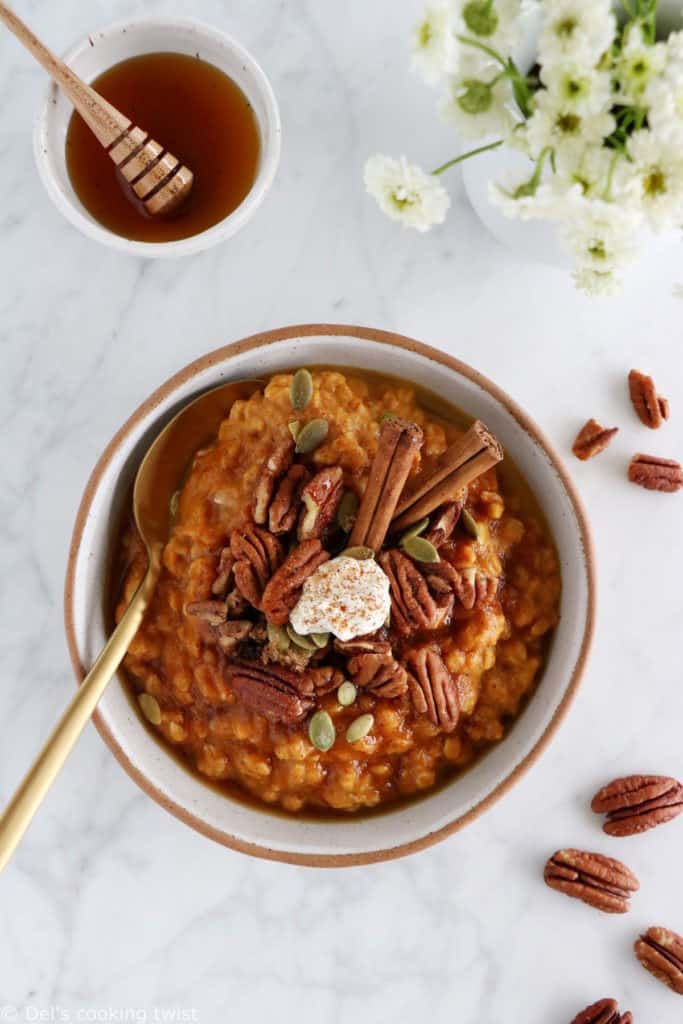 This easy pumpkin oatmeal is like having pumpkin pie for breakfast! Prepared with real pumpkin puree, warm spices and oats, this oatmeal is ready in 5 minutes and makes a cozy and healthy breakfast recipe.