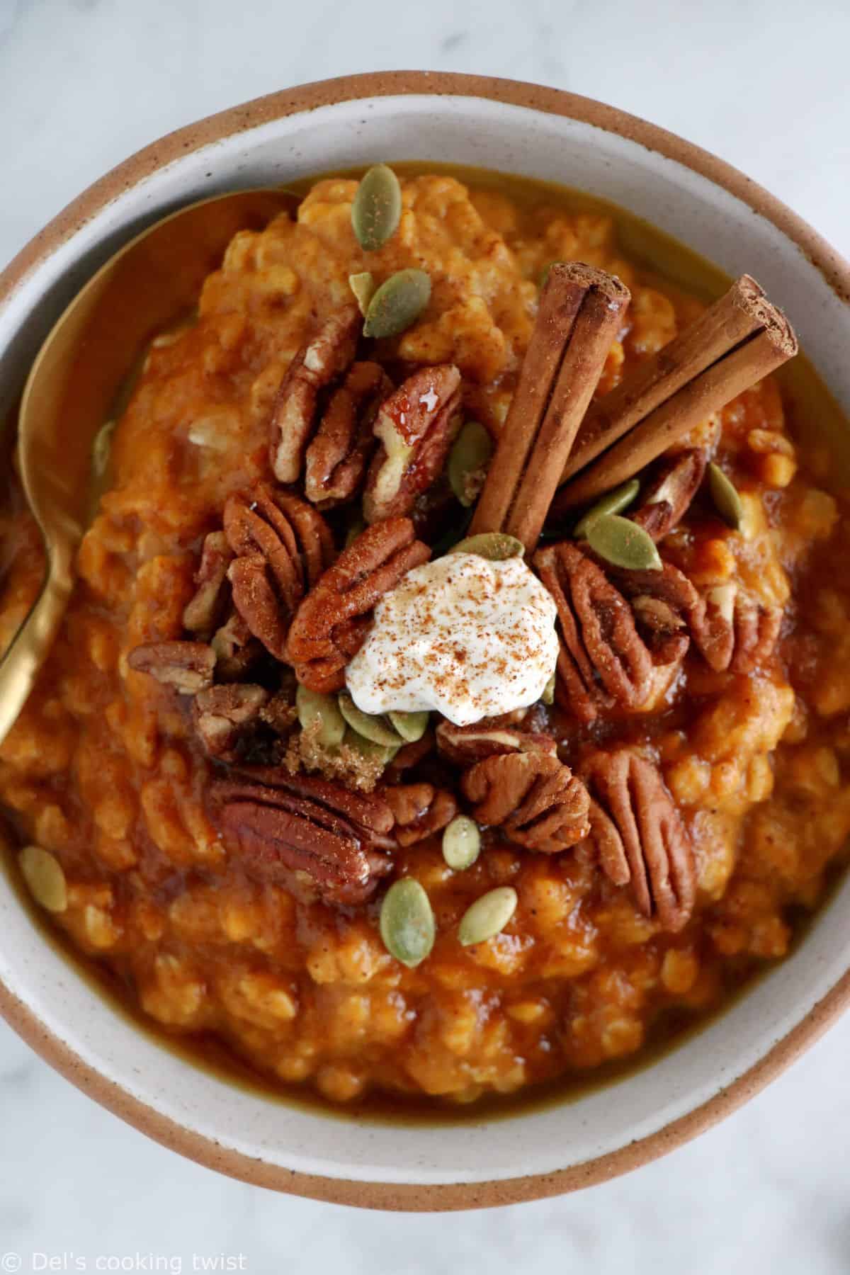 This easy pumpkin oatmeal is like having pumpkin pie for breakfast! Prepared with real pumpkin puree, warm spices and oats, this oatmeal is ready in 5 minutes and makes a cozy and healthy breakfast recipe.