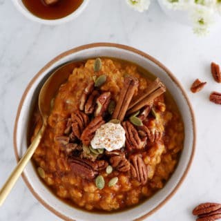 This easy pumpkin oatmeal is like having pumpkin pie for breakfast! Prepared with real pumpkin puree, warm spices and oats, this oatmeal is ready in 5 minutes and makes a cozy and healthy breakfast recipe.