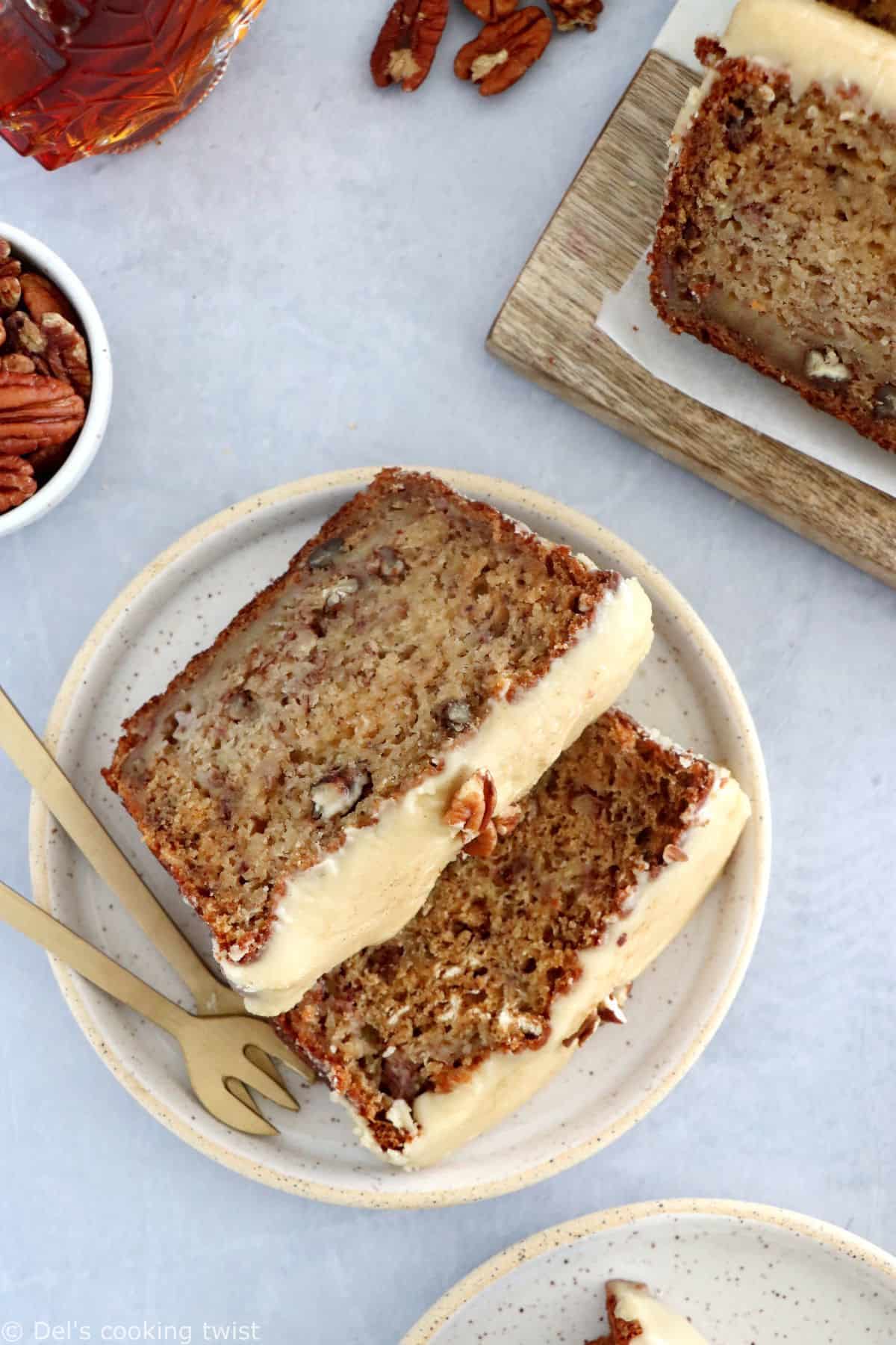 Le banana bread à l'érable et aux noix de pécan semble tout droit sorti du Canada. On aime son onctueux glaçage à l'érable et son croquant. 