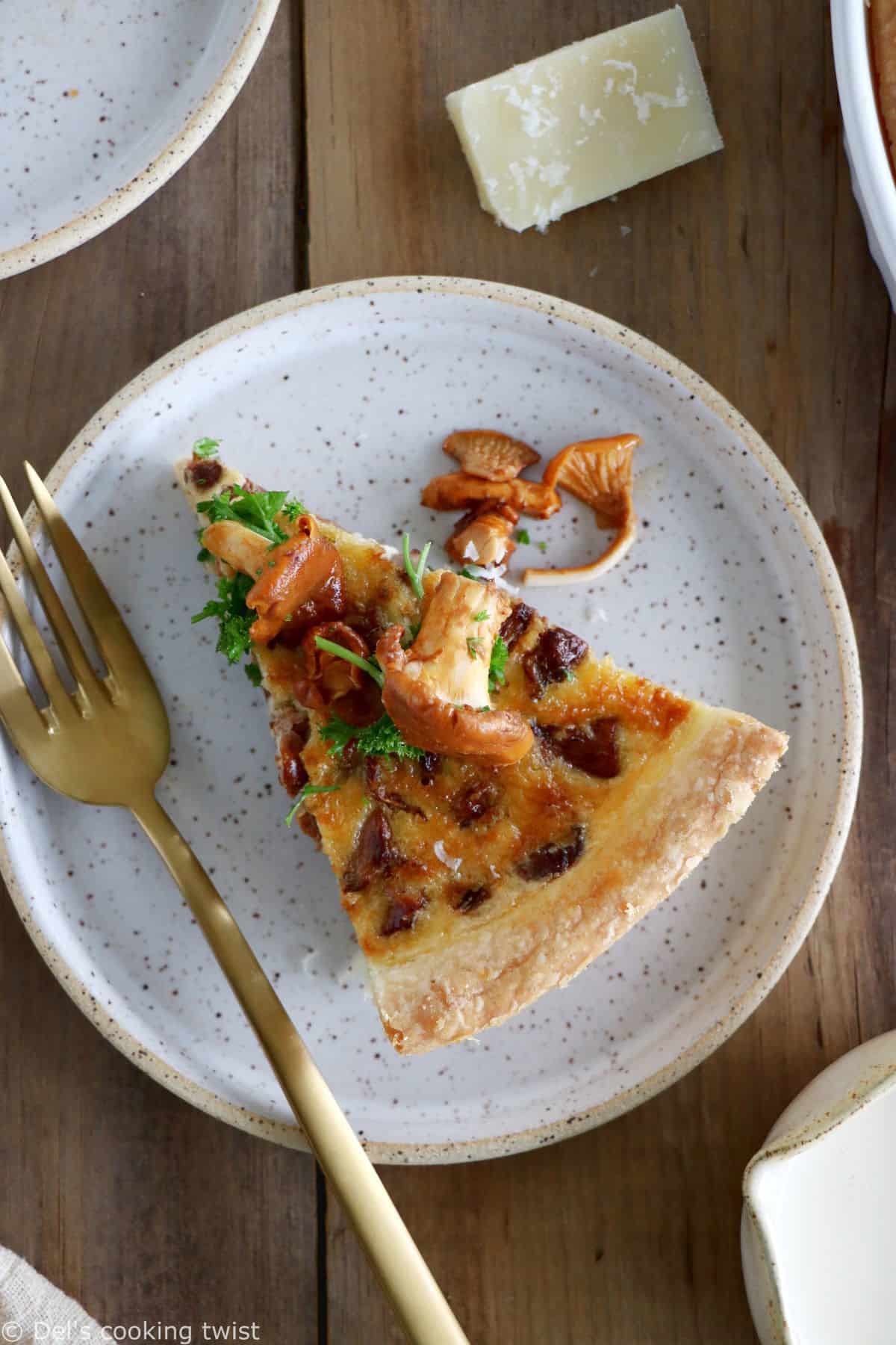 La tarte aux chanterelles et au Västerbotten ("Västerbottenpaj med kantareller") est un classique de la scène culinaire Suède.