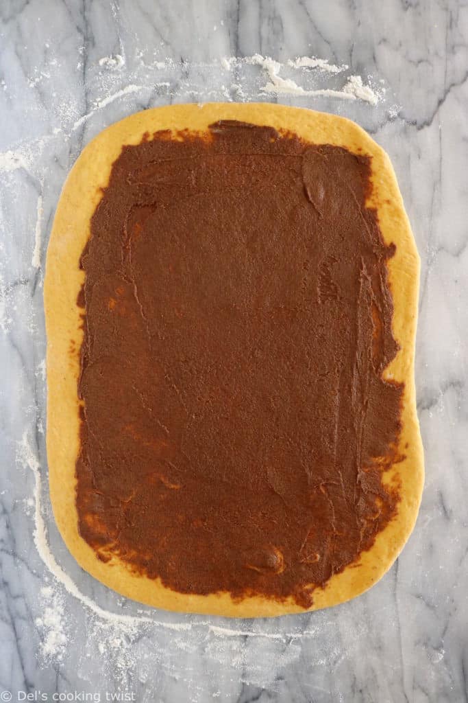 Les petites brioches roulées à la courge et parfumées à la cannelle (pumpkin rolls) sont la petite douceur d'automne par excellence.