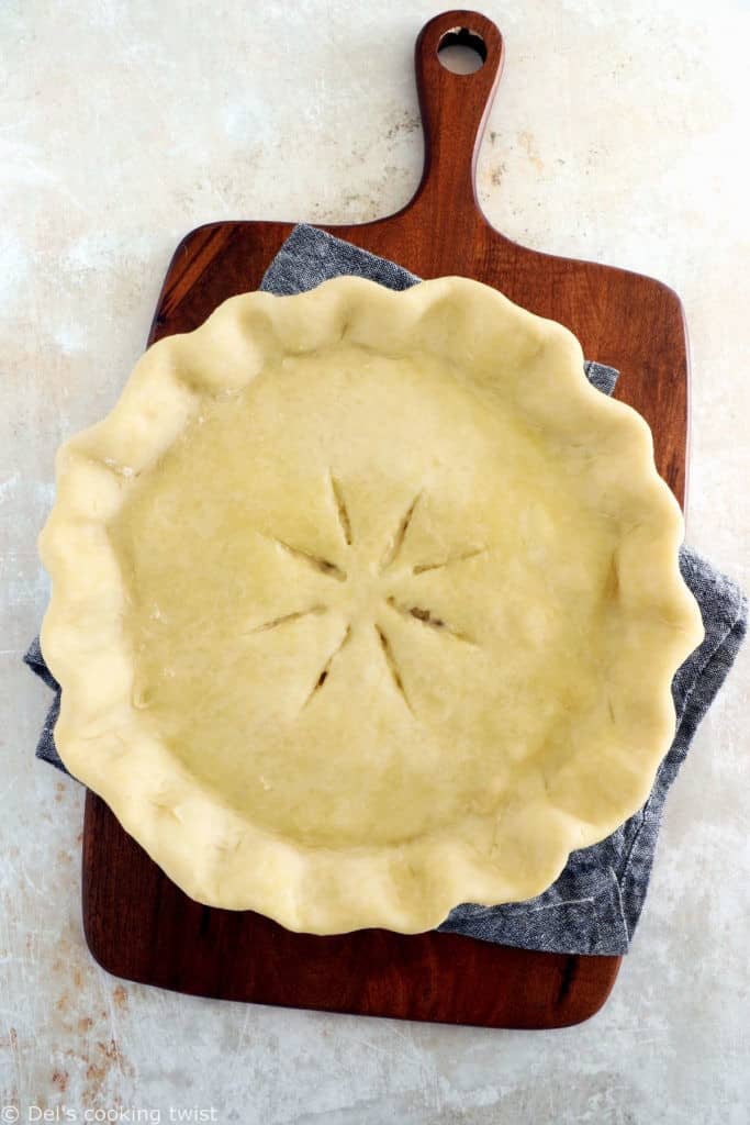 Cette vegetarian pot pie (tourte aux légumes) est une recette américaine réalisée avec une garniture crémeuse de légumes entre deux couches de pâte croustillantes.