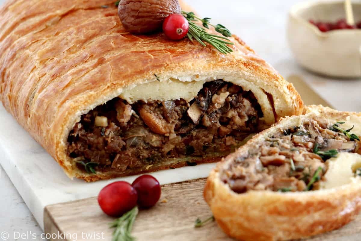 Cette recette de wellington végétarien aux champignons fera sensation sur votre table de fêtes, que vos invités soient végétariens ou non.