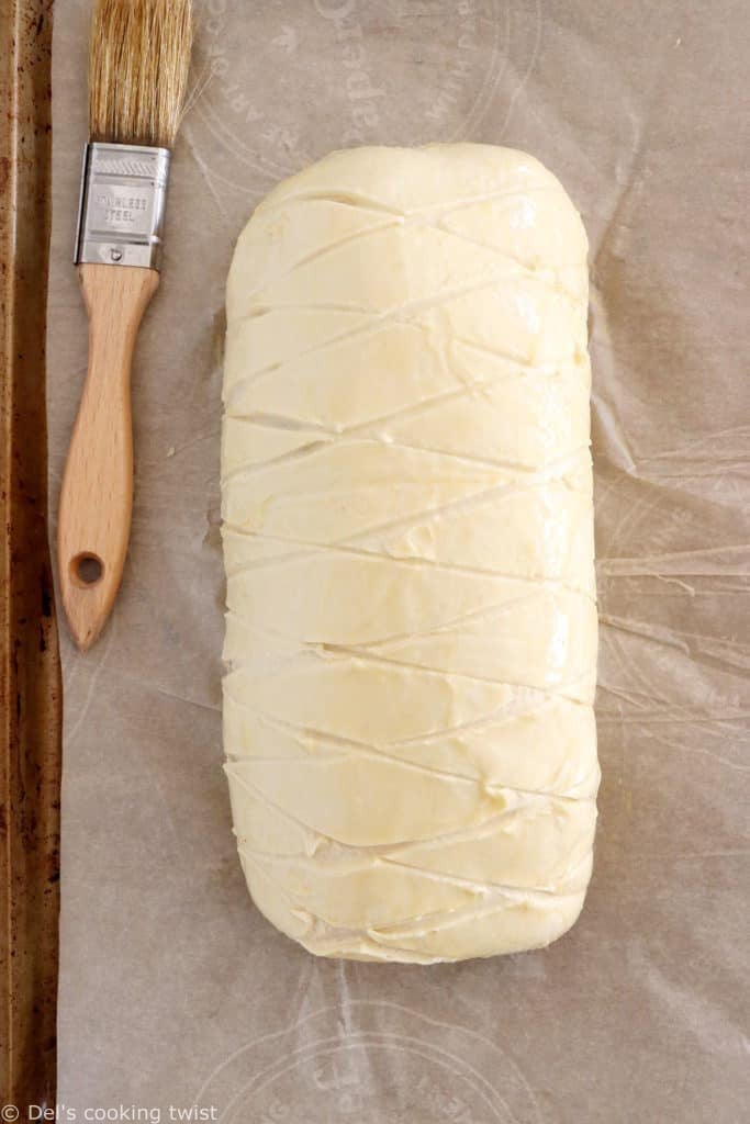 Cette recette de wellington végétarien aux champignons fera sensation sur votre table de fêtes, que vos invités soient végétariens ou non.