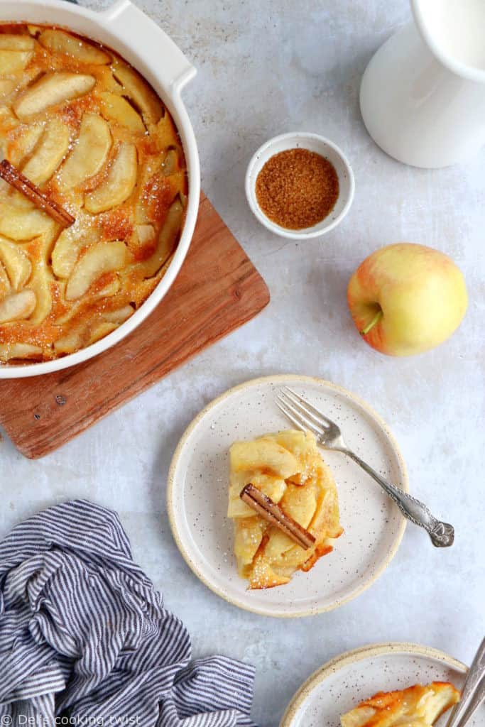 Le clafoutis aux pommes, c'est le dessert simplissime par excellence. Une recette impossible à râter, réalisée avec des ingrédients de base, et qui ne laisse pourtant personne indifférent.