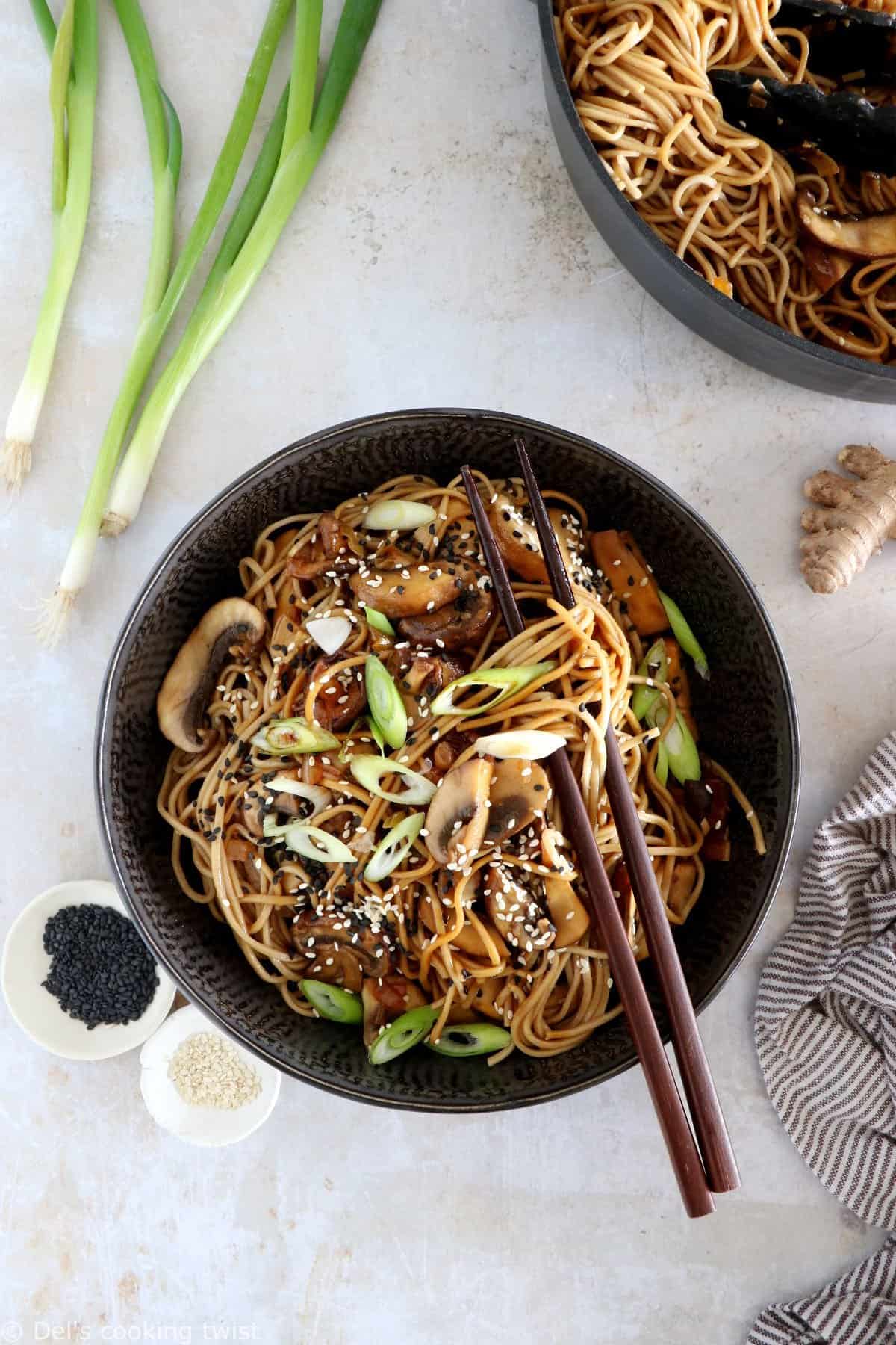 These Japanese sesame soba noodles with mushrooms are a quick and easy Asian recipe, ready in 20 minutes or less.