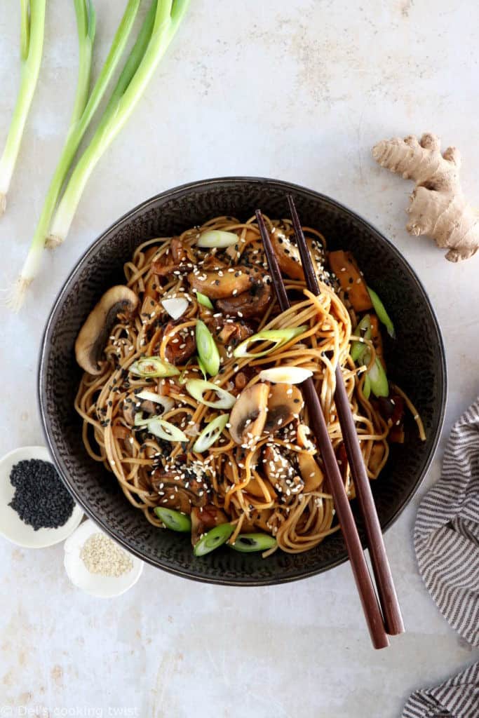 These Japanese sesame soba noodles with mushrooms are a quick and easy Asian recipe, ready in 20 minutes or less.