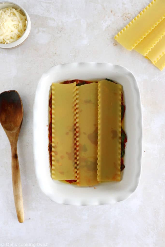 Ces lasagnes aux épinards, champignons et ricotta sont de délicieuses lasagnes végétariennes maison.