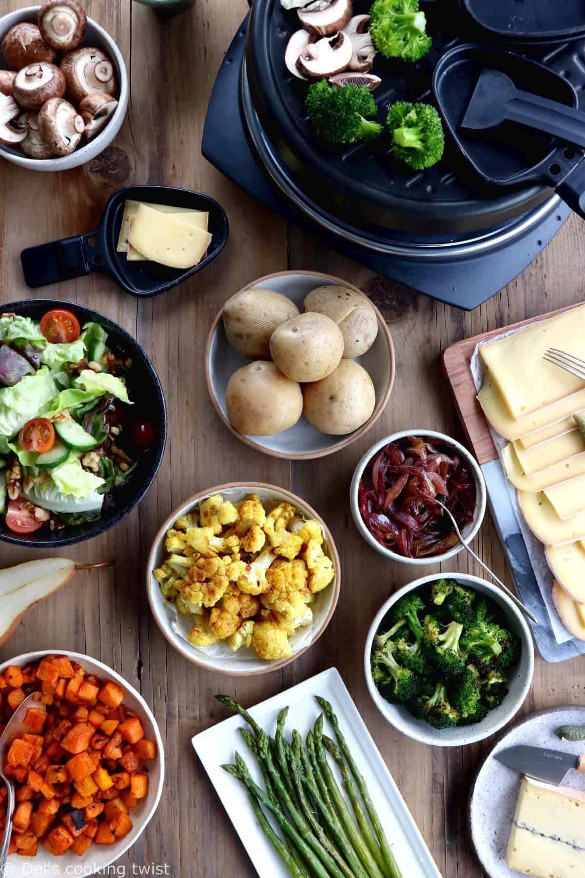 Découvrez comment préparer une raclette végétarienne, avec des idées pour préparer les légumes en jouant avec les épices.