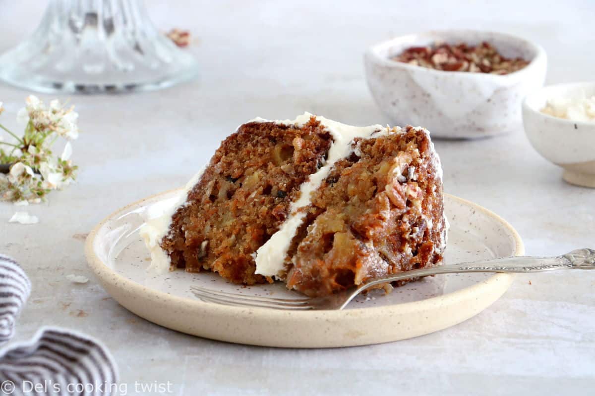 This carrot cake with pineapple and coconut is sweet and refreshing, flavored with delicious spices, with an ultra moist and tender texture.