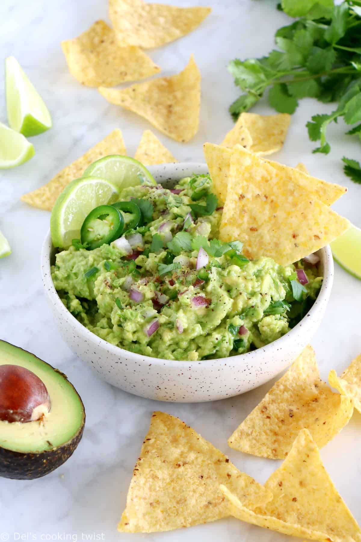 This is hands down the best guacamole recipe out there. Easy to make, with just 6 ingredients, this authentic guacamole is perfectly creamy, loaded with refreshing flavors, and always a hit at parties.