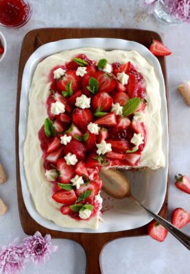 This strawberry tiramisu is made with fresh strawberries, soaked ladyfingers and a creamy mascarpone filling that doesn't contain raw eggs.