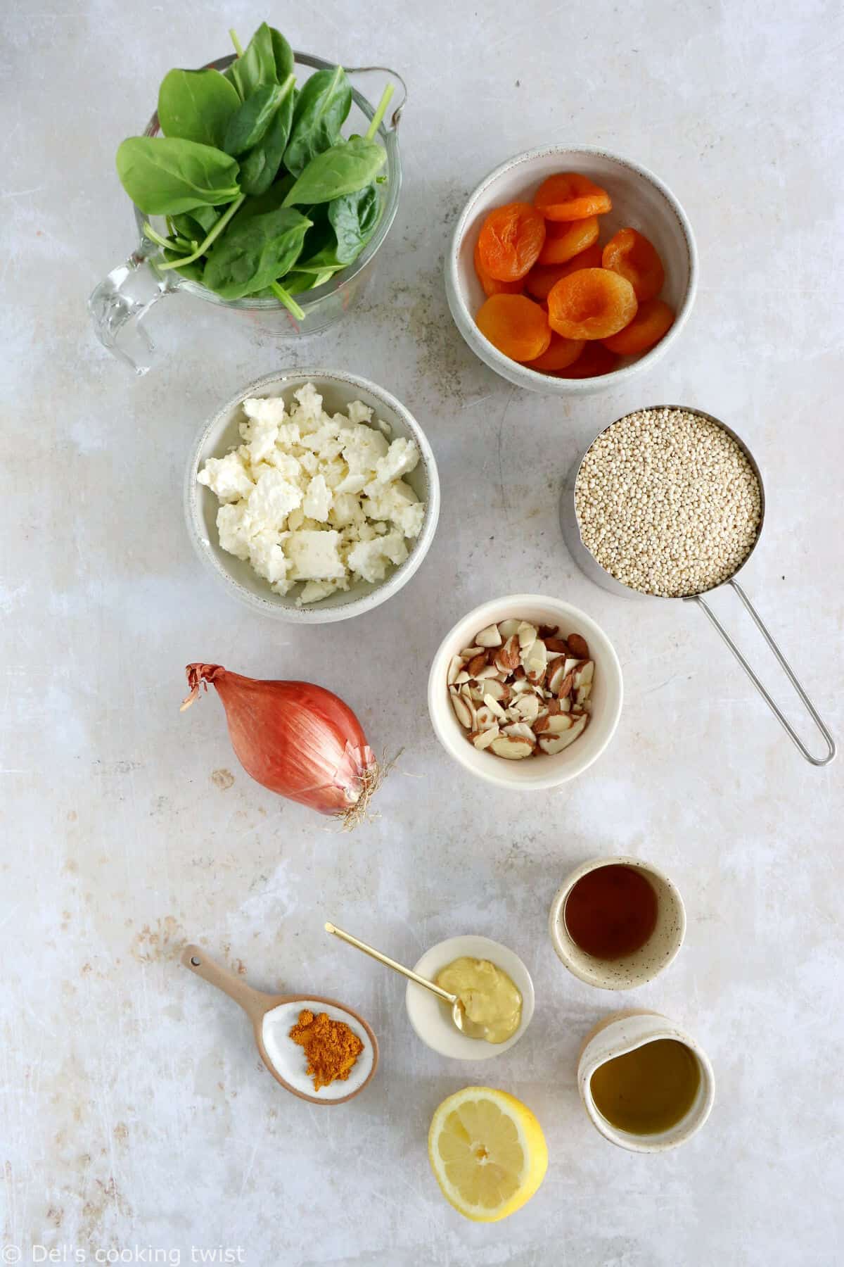 Perfect for a summer picnic or a healthy lunch on the go, this curried apricot quinoa salad jar is fun, colorful, and bursting with sweet and savory flavors. A great make-ahead salad for busy days.