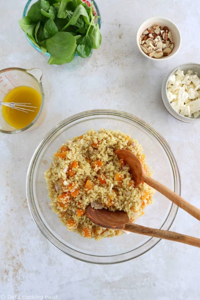 Perfect for a summer picnic or a healthy lunch on the go, this curried apricot quinoa salad jar is fun, colorful, and bursting with sweet and savory flavors. A great make-ahead salad for busy days.