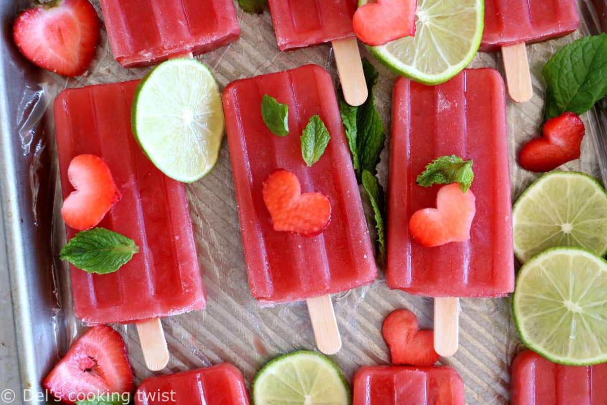 Les bâtonnets glacés à la pastèque sont une recette de sorbet légère et très rafraîchissante, idéale pour les jours de chaleur en été.