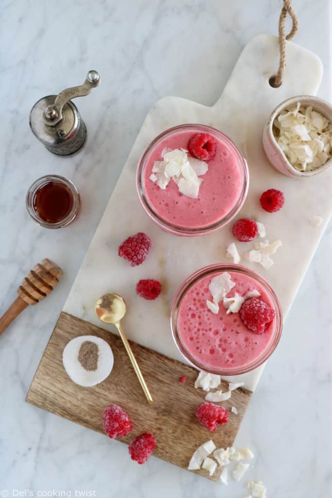 Délicieux smoothie framboises et lait de coco, à la fois doux et acidulé, avec toute l'onctuosité du lait de coco. Une boisson aux couleurs éclatante qui plaît aux petits comme aux grands.