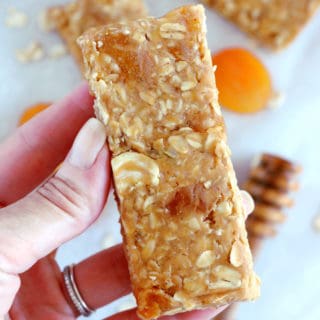 These soft apricot cashew granola bars are quick and easy to make, loaded with nutritious ingredients, perfectly chewy and super yummy. 