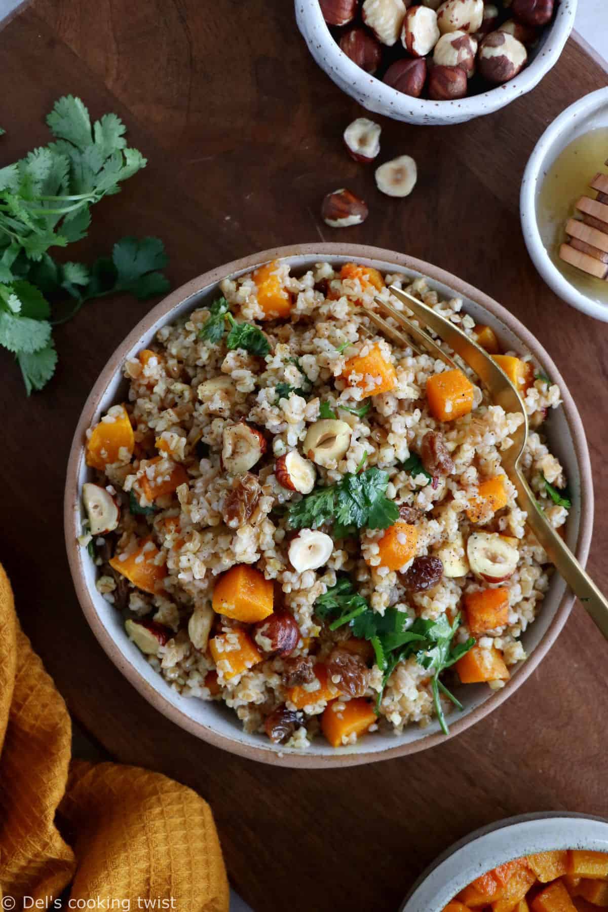 Le taboulé de courge butternut est un taboulé d'automne rapide à préparer et riche en saveurs douces et épicées.