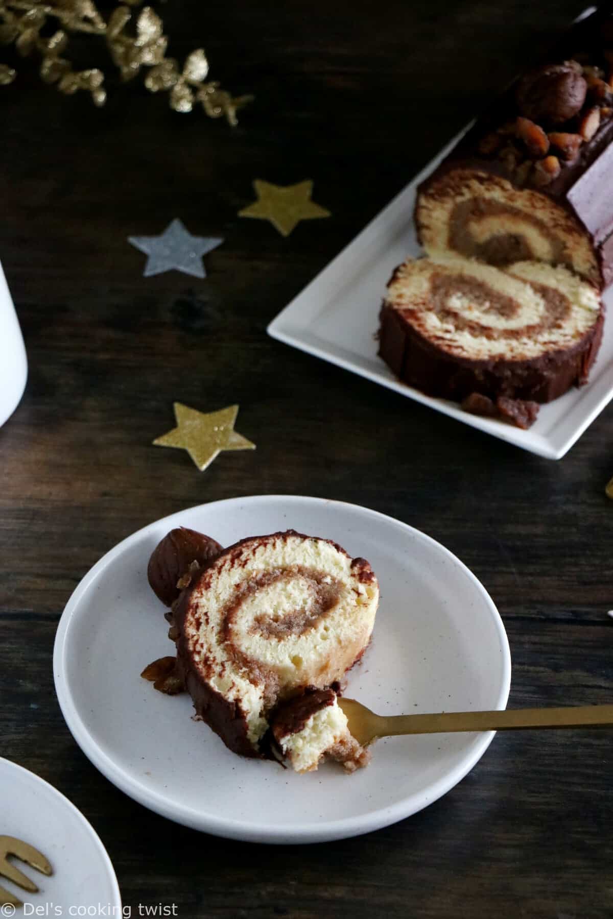 La bûche au chocolat et à la crème de marrons, c'est une bûche de Noël traditionnelle réalisée avec une crème au beurre.