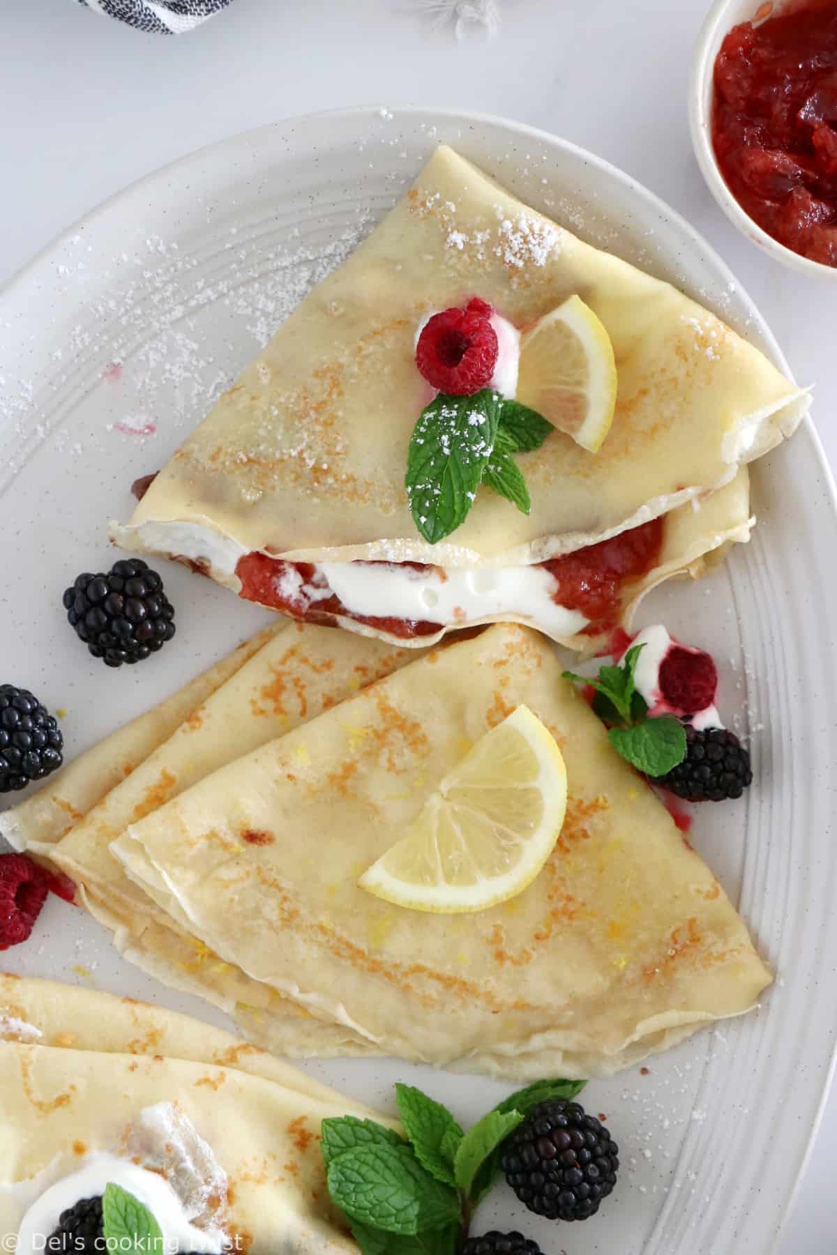 Discover my favorite crepe filling ideas for a perfect and delicious dessert crepe party! Jam, chocolate spread, lemon and sugar, you'll sure find your favorite too!