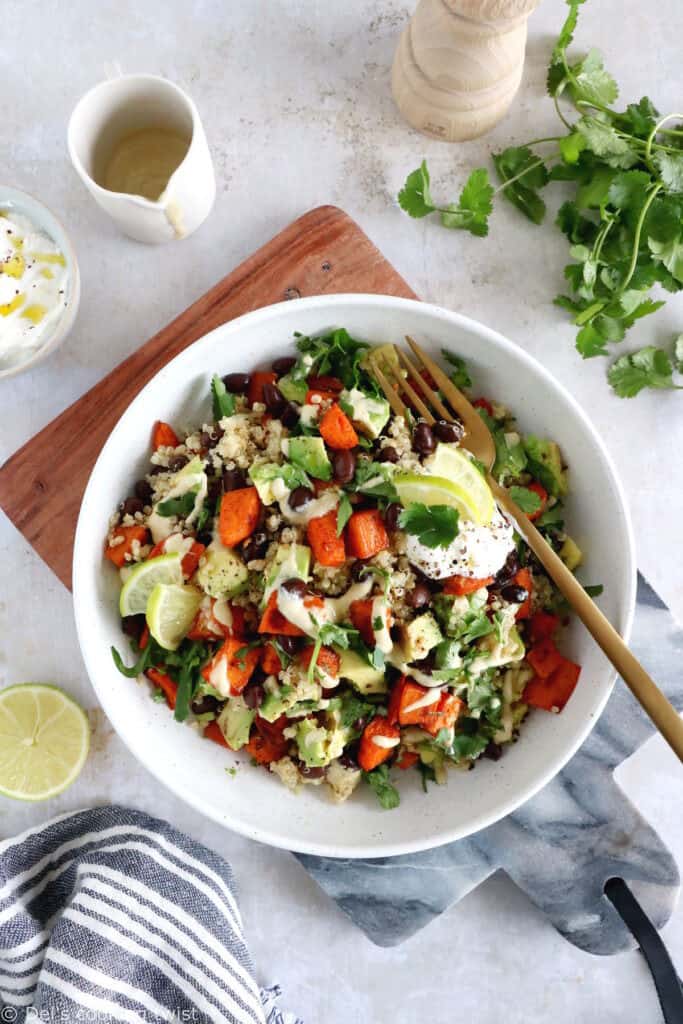 Make the best of winter veggies with this cajun-spiced butternut squash quinoa bowl, served with a cashew dressing. A nourishing bowl that is naturally vegan and gluten-free.
