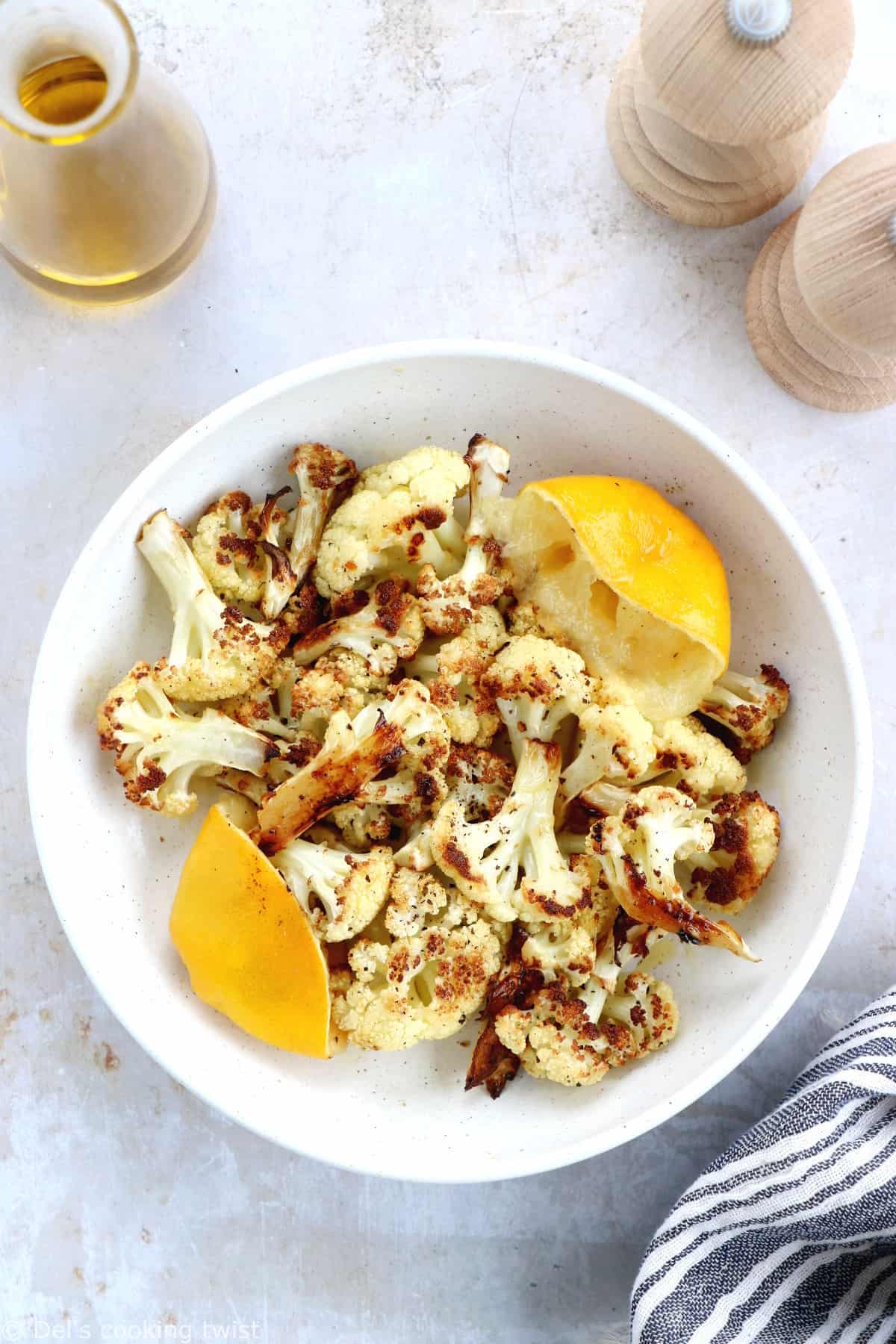 Sharing today how to make lemon roasted cauliflower, a very simple cooking method that makes cauliflower tastes absolutely delicious for whichever recipe you want to use it for!