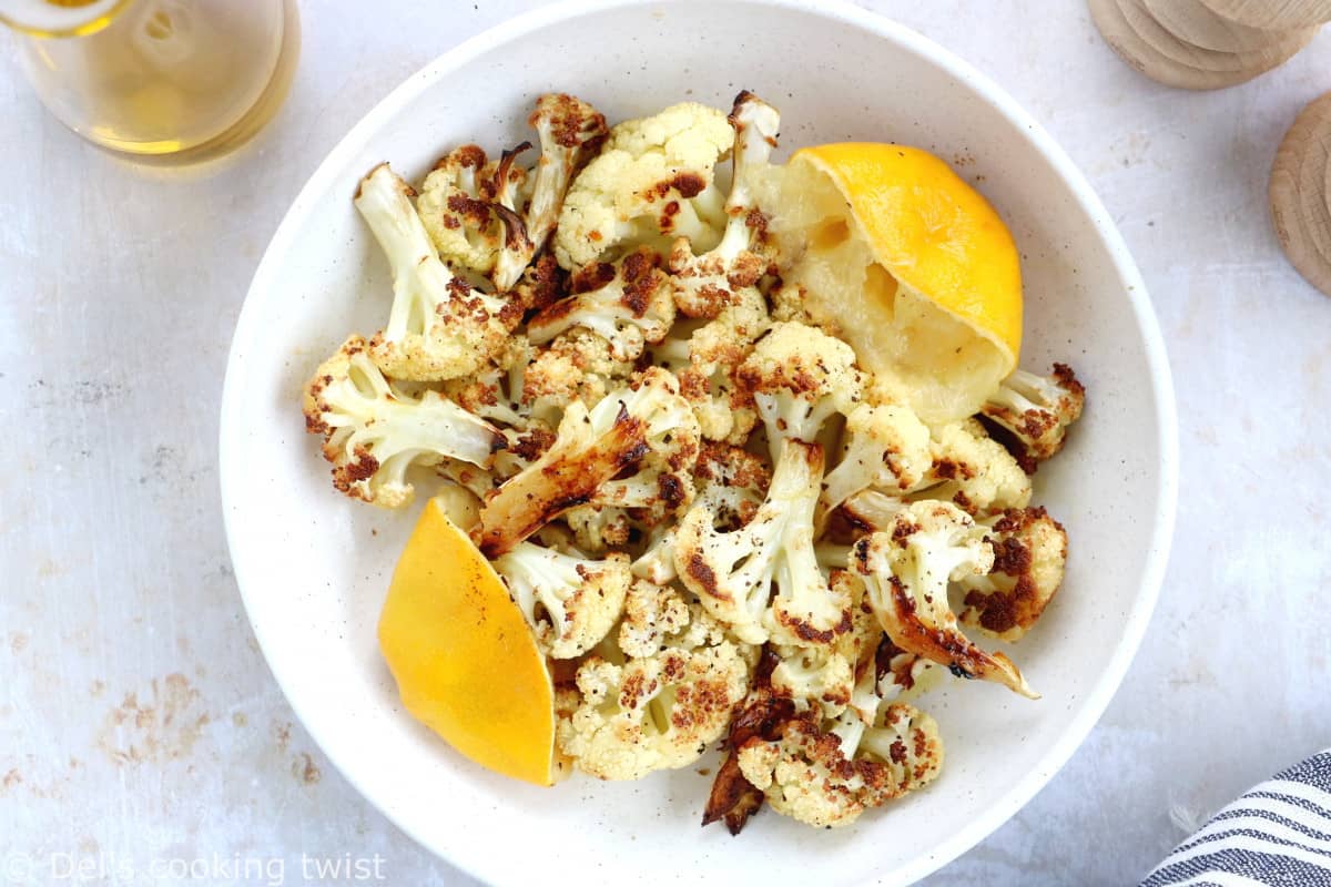 Sharing today how to make lemon roasted cauliflower, a very simple cooking method that makes cauliflower tastes absolutely delicious for whichever recipe you want to use it for!