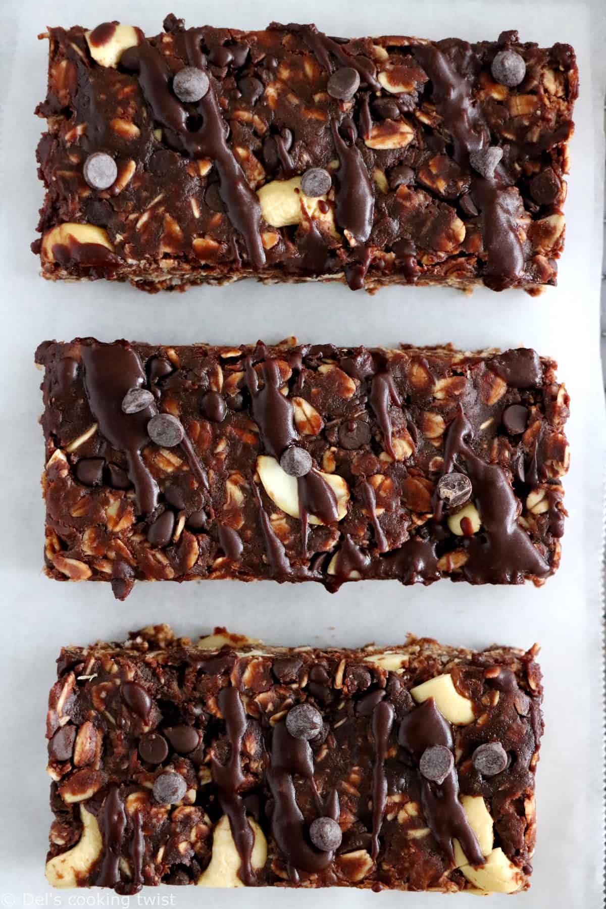 Soft chocolate granola bars are the perfect chocolaty healthy snack! Quick and easy to make with just a handful of ingredients, these granola bars are super soft, chewy, and freeze extremely well.