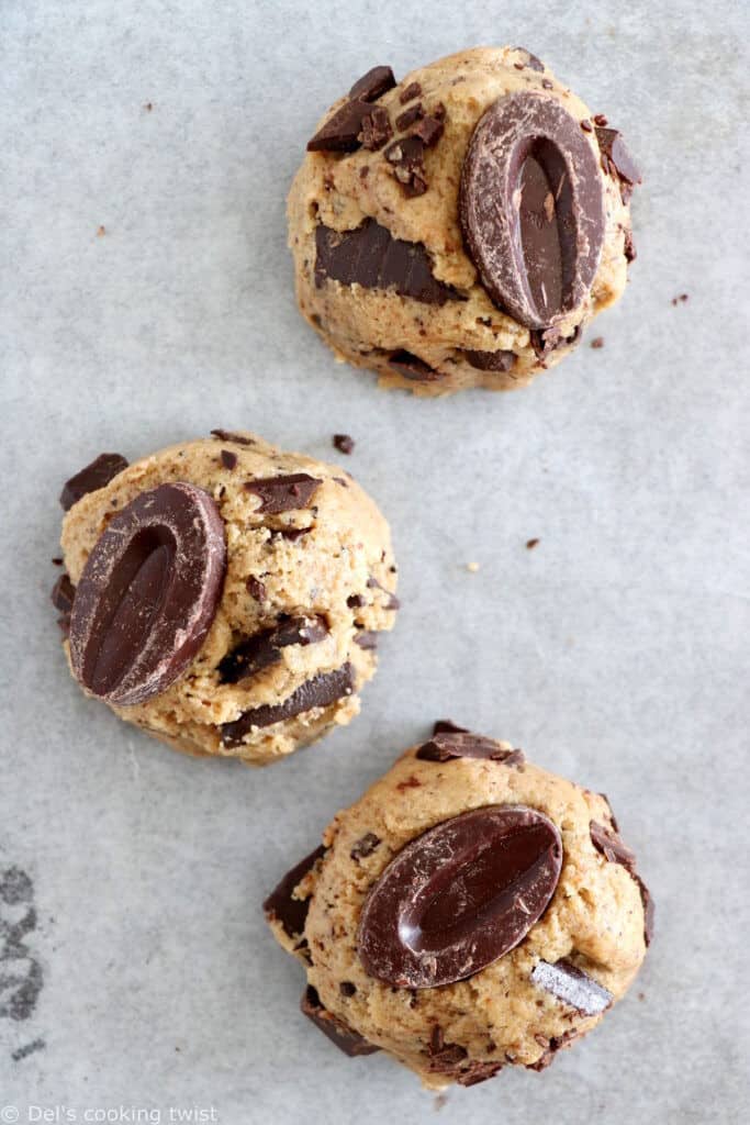 Espresso brown butter chocolate chunk cookies are buttery, chewy and slightly crispy, oozing with chocolate and intense espresso flavors.