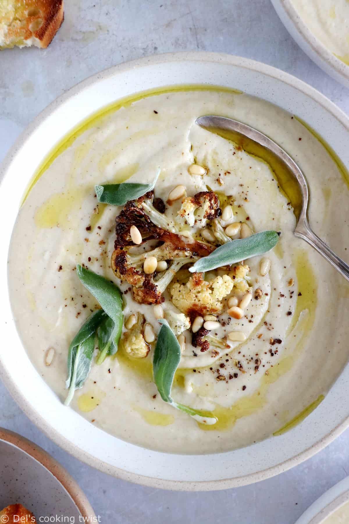 Roasted cauliflower soup with sage is a super creamy vegetable soup, bursting with earthy flavors and refreshing notes.