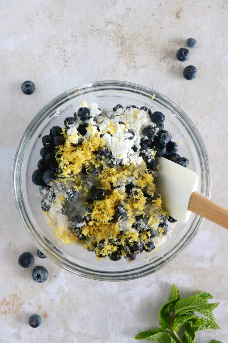 Easy blueberry crumble bars are loaded with sweet, juicy blueberries, and a delicious buttery crumble, shortbread-like.