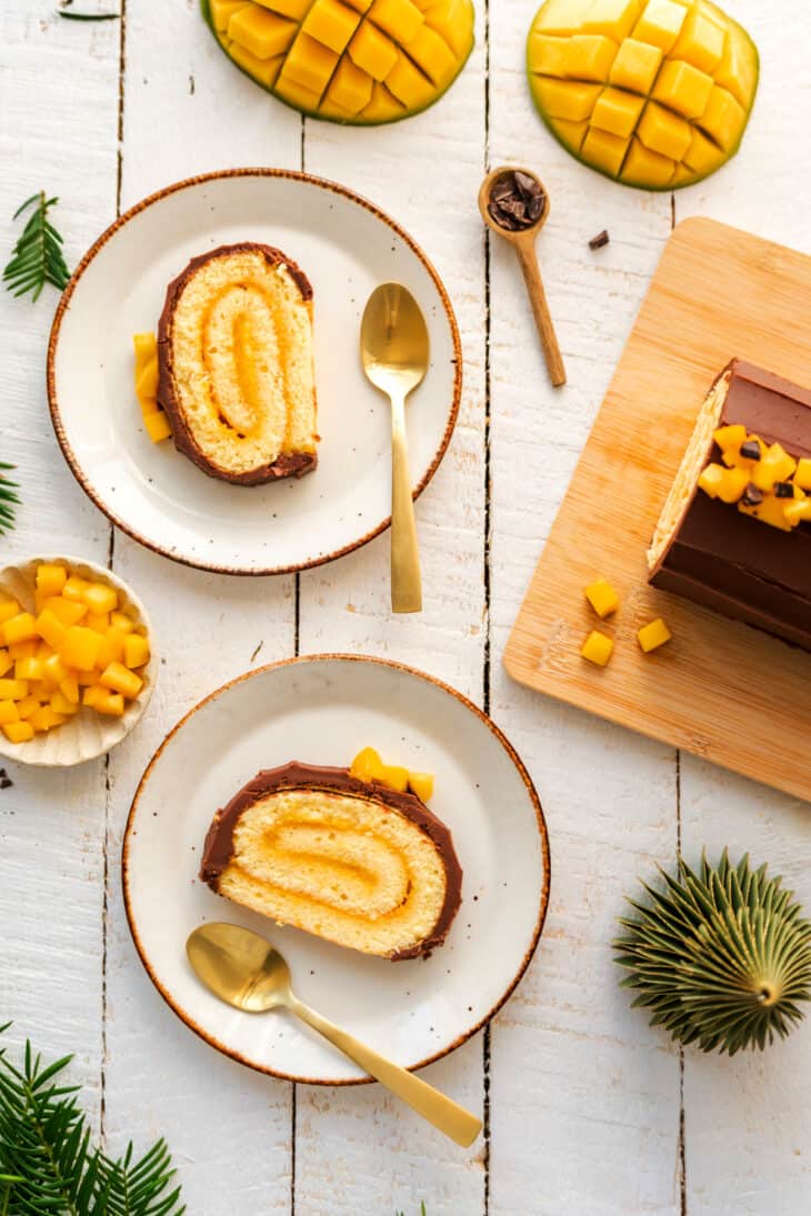 This chocolate mango yule log will bring some subtle exotic flavors to your traditional Christmas dessert.