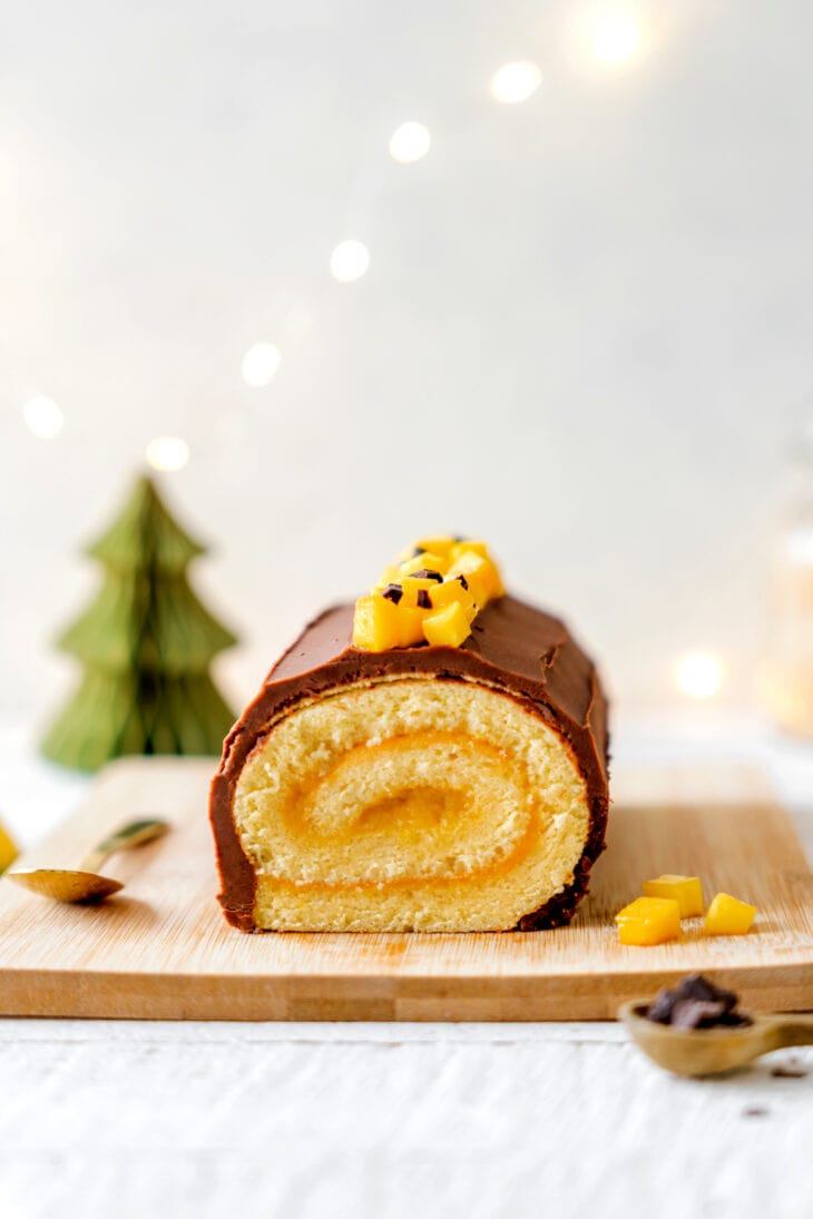 This chocolate mango yule log will bring some subtle exotic flavors to your traditional Christmas dessert.